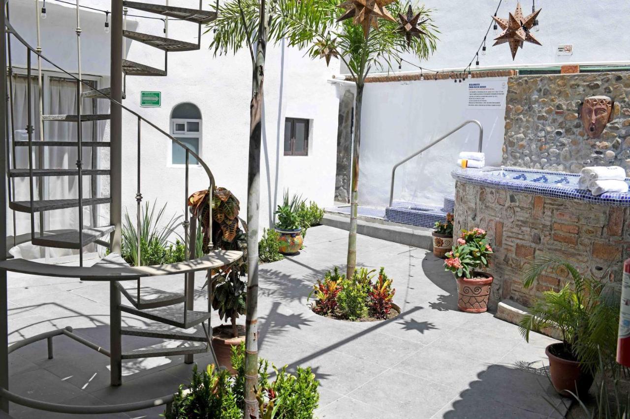 Petit Hotel Pilitas (Adults Only) Puerto Vallarta Bagian luar foto