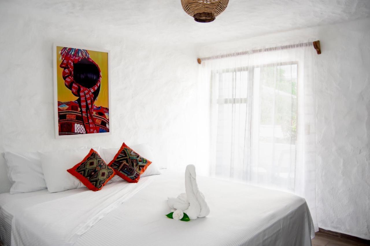 Petit Hotel Pilitas (Adults Only) Puerto Vallarta Bagian luar foto