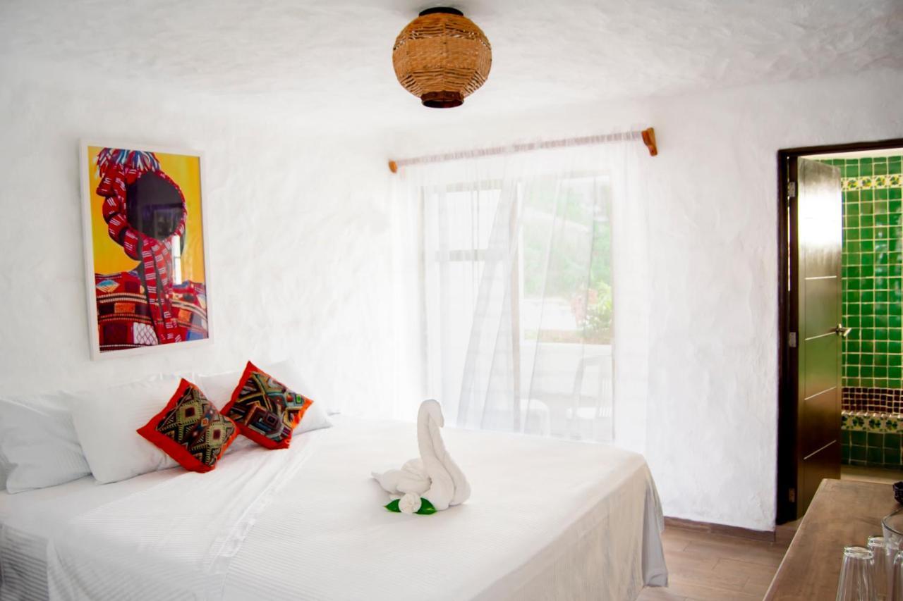 Petit Hotel Pilitas (Adults Only) Puerto Vallarta Bagian luar foto