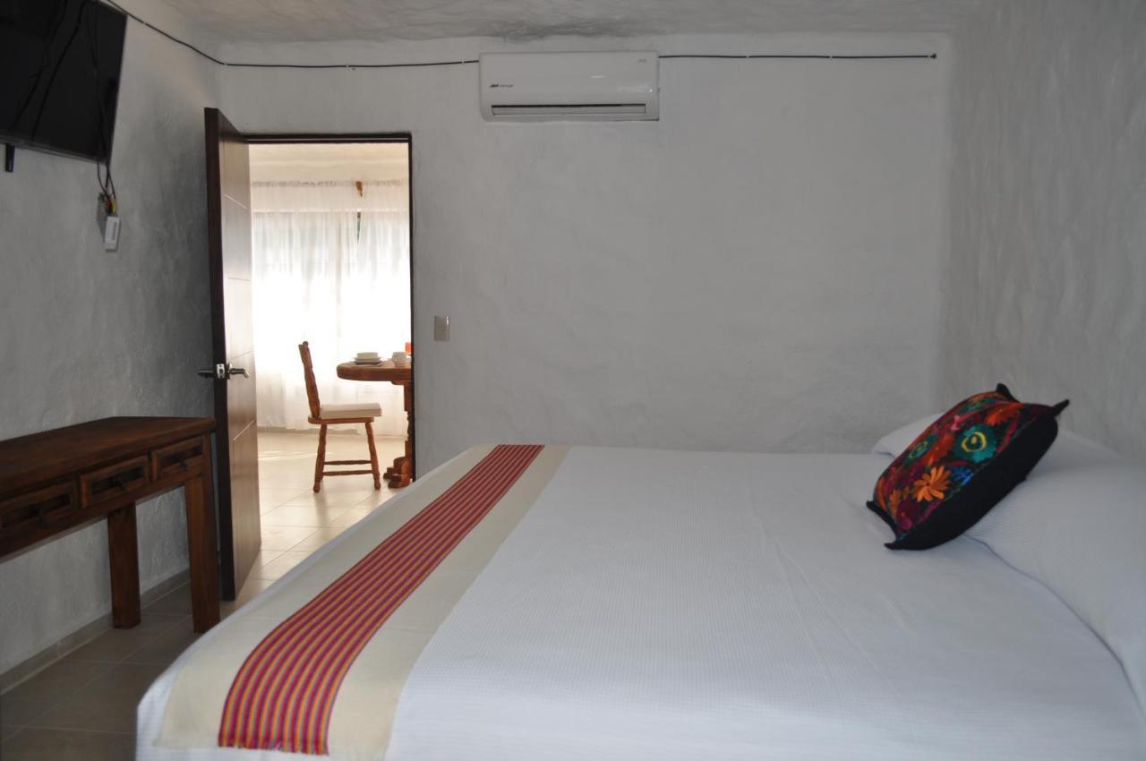 Petit Hotel Pilitas (Adults Only) Puerto Vallarta Bagian luar foto